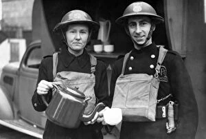Teatime Collection: Tea break for AFS man and woman, London, WW2