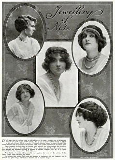 Images Dated 28th December 2016: Tecla pearls counterparts for the natural 1913