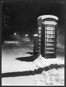 Kiosk Prints: Telephone Kiosk in Snow