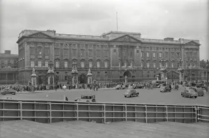 Images Dated 7th January 2020: Temp Seats, Buckingham Palace - Coronation of Elizabeth II