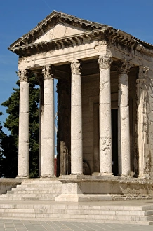Images Dated 1st September 2007: Temple of Augustus. Roman Empire. Pula. Croatia