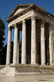 Images Dated 1st September 2007: Temple of Augustus. Roman Empire. Pula. Croatia