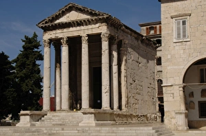 Images Dated 1st September 2007: Temple of Augustus. Roman Empire. Pula. Croatia