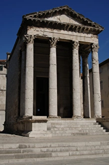 Images Dated 1st September 2007: Temple of Augustus. Roman Empire. Pula. Croatia