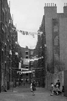Images Dated 27th April 2021: Tenement buildings, East London
