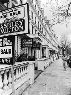 Images Dated 19th April 2018: TERRACED HOUSES FOR SALE