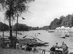 Images Dated 13th September 2011: Thames Ditton Regatta