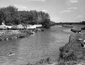 Pleasant Prints: Thames at Radcot