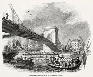 Images Dated 12th March 2020: Thames Regatta, Passing Hammersmith Bridge 1946