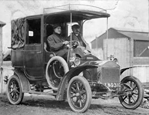 Wentworth Postcard Collection Gallery: Thames Vintage Car - Taxi 10-12HP