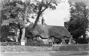 Maintenance Prints: Thatched Cottage at Stupland