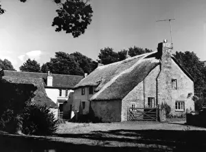 Farm House Prints: Thatched Farmhouse