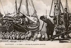 Amphorae Gallery: Thessaloniki - Delivery at the port of Art Pottery
