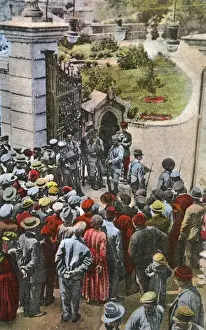 Announced Prints: Thessaloniki - Martial Law - Crowd at the Government House