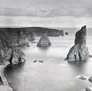 Images Dated 7th May 2021: Thirle Door and the Stacks of Duncansby, Scotland