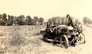 Chaps Gallery: Three-wheeled sports car in the country