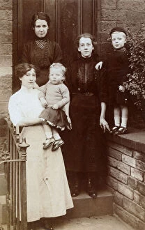 Aunt Collection: Threshold Group photograph - Edwardian family group