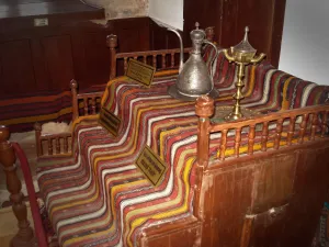 Alevi Gallery: The Throne of Muhammed / Tahti Muhammet in the Meydan in Haji