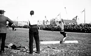 Throwing the hammer
