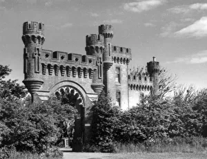 Images Dated 29th March 2011: Thurso Castle
