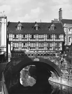 Timber-Frame / Lincoln