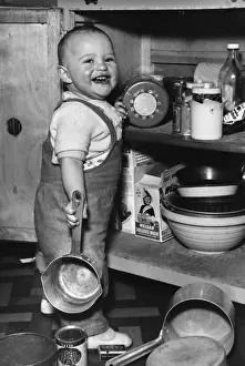 Helpful Prints: Toddler helping out in the kitchen