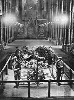 Westminster Collection: Tomb of the Unknown Warrior, 1920
