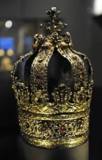 Images Dated 4th January 2014: Torah crown inlaid with semiprecious stones. Poland, ca. 172
