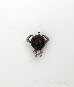 Images Dated 25th September 2012: Touch-wudcharm - WWI