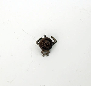 Images Dated 25th September 2012: Touch-wudcharm - WWI