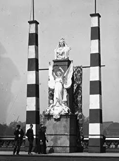Tour of the Colonies - Queen Victoria Westminster Bridge