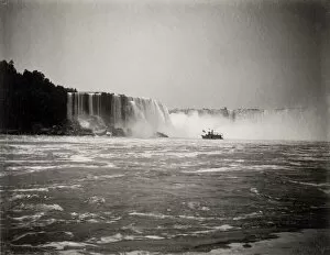 Spray Gallery: Tourist boats, spray of Niagara Falls, waterfall Canada