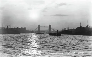Glow Prints: Tower Bridge in London