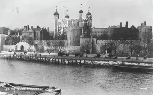 Cannons Prints: The Tower of London
