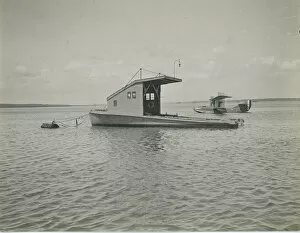 Adapted Gallery: Towing lighter adapted to be a floating dock for flying ?