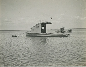 Adapted Gallery: Towing lighter adapted to be a floating dock for flying ?