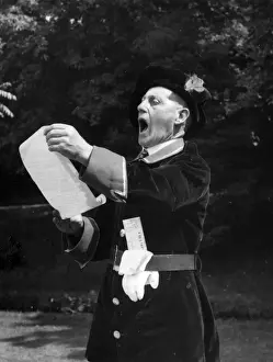 TOWN CRIER / CONTEST
