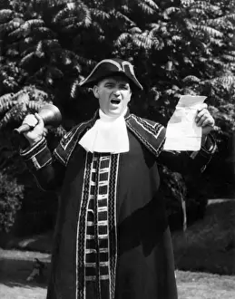 Town Crier / Contest