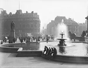 Trafalgar Collection: Trafalgar Square 1930S