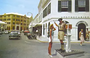 Overseas Prints: Traffic Policeman at Heyls Corner, Hamilton, Bermuda