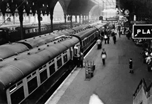 Images Dated 6th July 2011: Train at Paddington Station