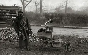 Tramp Prints: Tramp with Gramophone