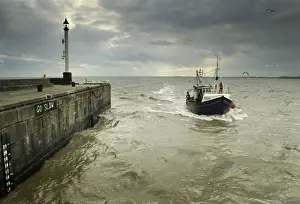 Nautical Prints: Trawler, Bridlington harbour entrance - 3