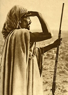 Images Dated 25th July 2018: Tribesman in the desert, Algeria, North Africa
