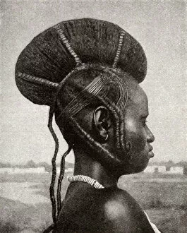 Images Dated 4th September 2018: Tribeswoman with headdress, French Congo, Central Africa