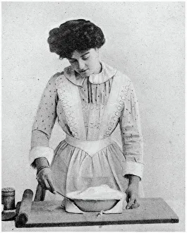 Crust Prints: Trim the edge of the tart with share knife. Date: 1907