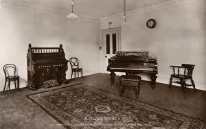 Images Dated 13th September 2017: Trinity College of Music, Mandeville Place, London