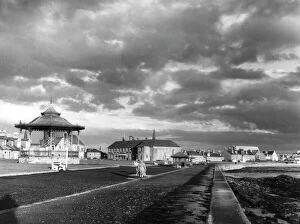 Images Dated 7th April 2011: Troon Sea Front