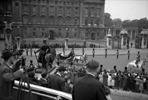 Trooping the Colour - Queen Victoria Memorial