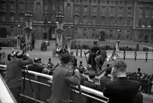 Trooping the Colour - Queen Victoria Memorial